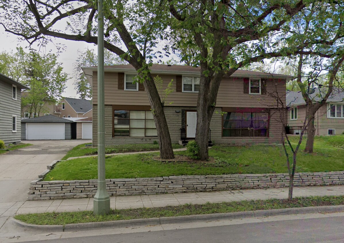 Foto del edificio - 4017 Excelsior Blvd