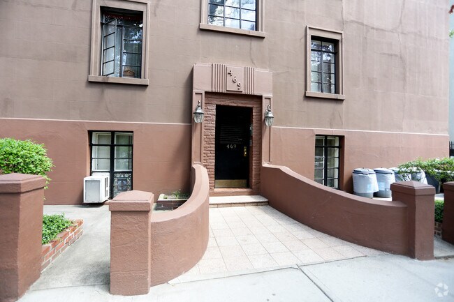 Building Photo - 469 Clinton St