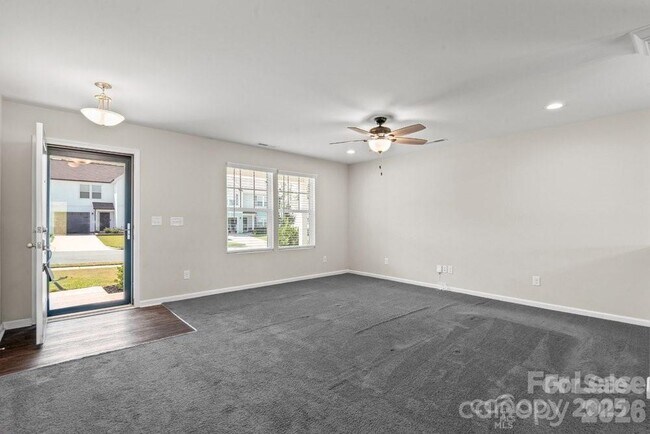 Building Photo - 134 Clove Hitch Dr