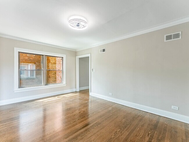 Foto del edificio - 7630 N Marshfield Ave