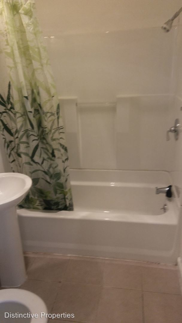Building Photo - Studio, 1 bath Apartment - 316 S. CHESTER