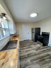 Building Photo - 57 N Willard St