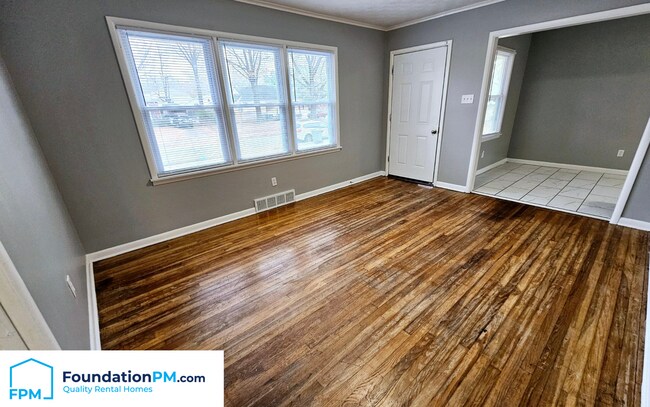 Foto del edificio - 1801 Myrna Ln