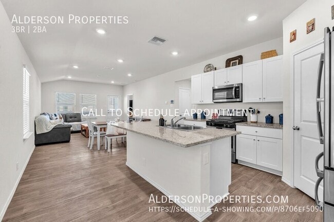 Foto del edificio - 4410 Lake Ritter St