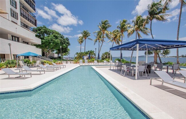 Foto del edificio - 2333 Brickell Ave