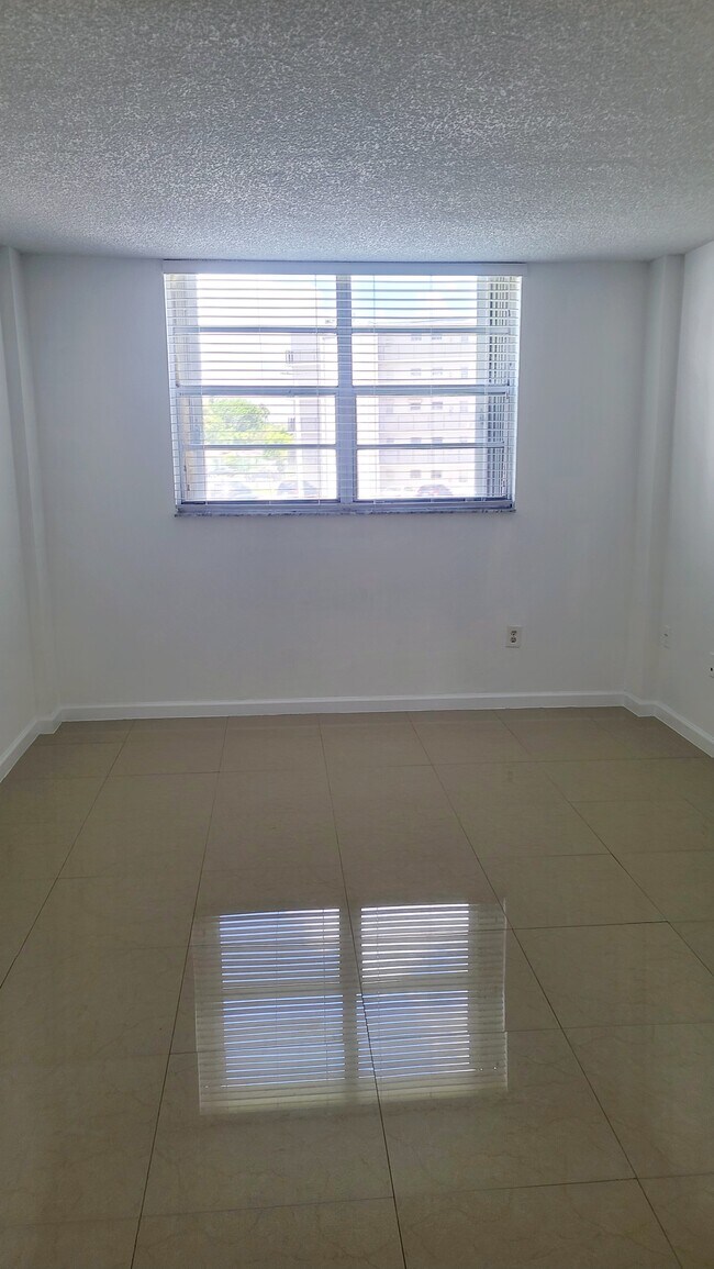 Building Photo - 14140 SW 84th St