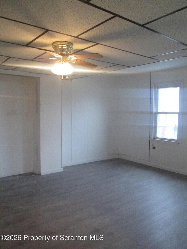 Building Photo - 811 Cedar Ave