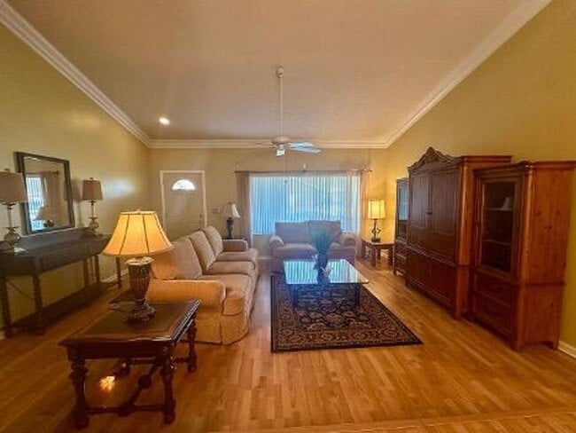 Foto del edificio - 4914 Acorn Dr