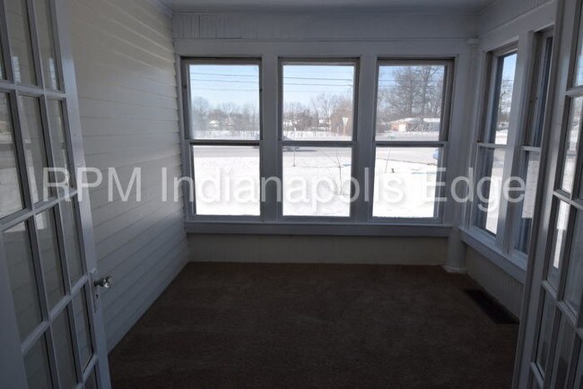 Building Photo - 1065 E 400 N