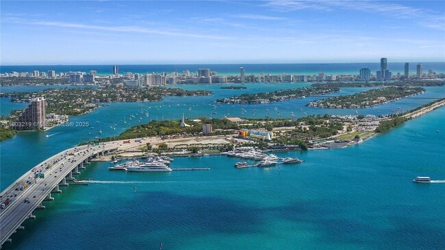 Foto del edificio - 1100 Biscayne Blvd