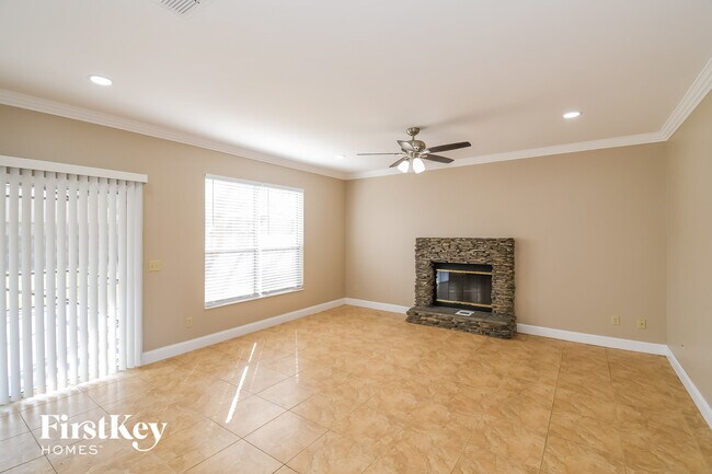 Foto del edificio - 5324 Downington Dr