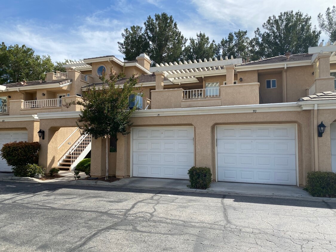 24005 Arroyo Park Dr Unit 70, Santa Clarita, CA 91355 Condo for Rent