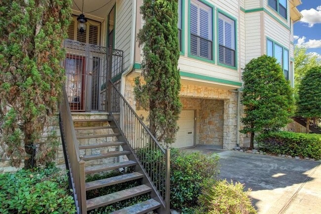 Building Photo - 1333 Fairview St