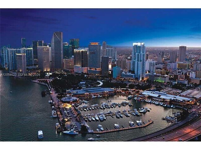 Foto del edificio - 244 Biscayne Blvd