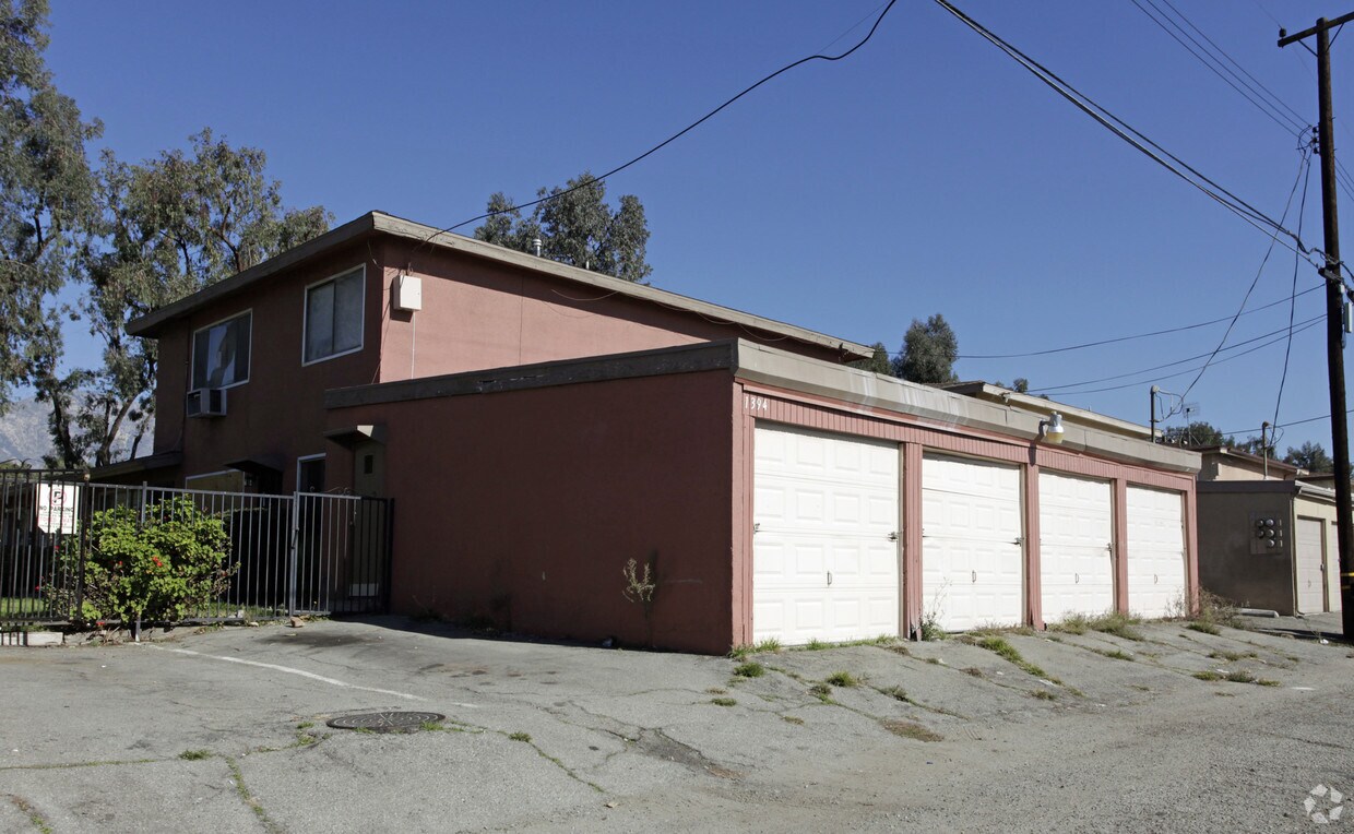 Building Photo - 1394 Randy St