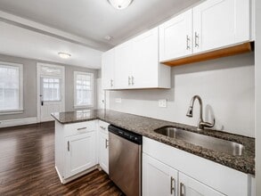 Building Photo - 26 E 2nd Ave