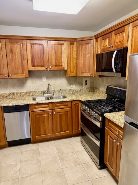 Foto del edificio - 253 E Delaware Pl