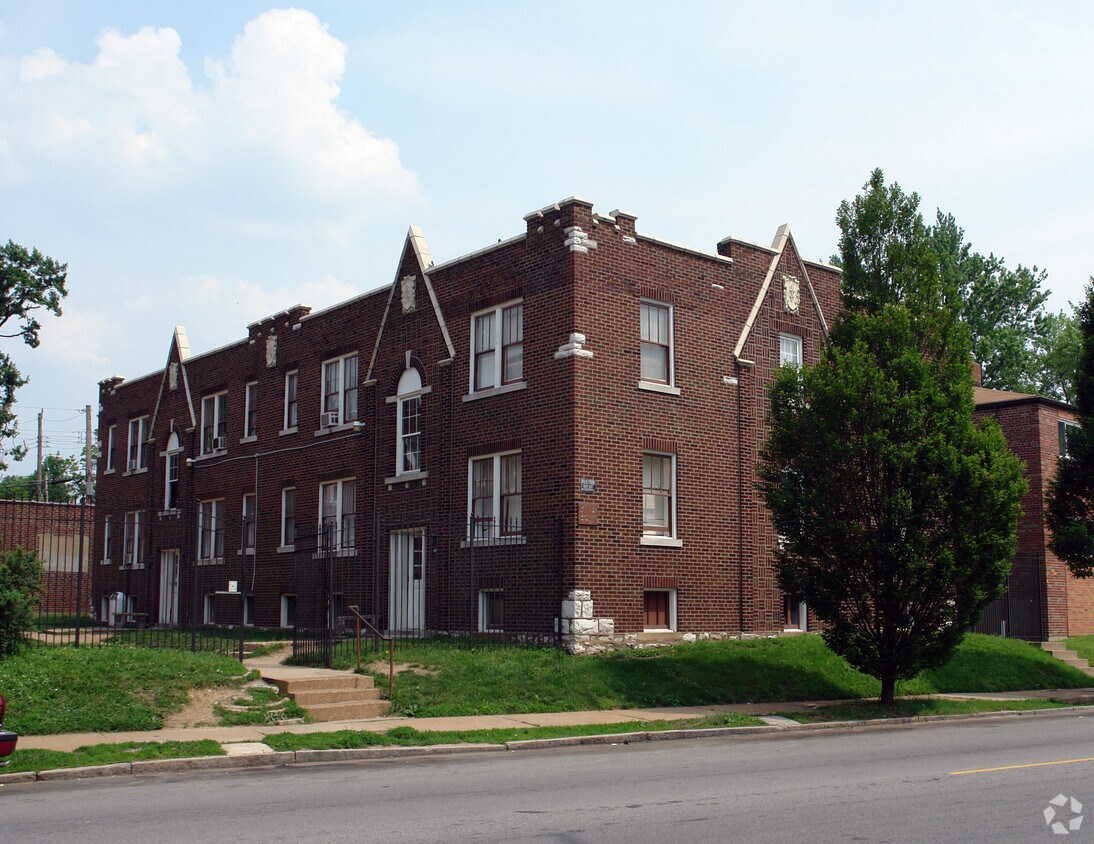 Primary Photo - 5012-5014 Virginia Ave