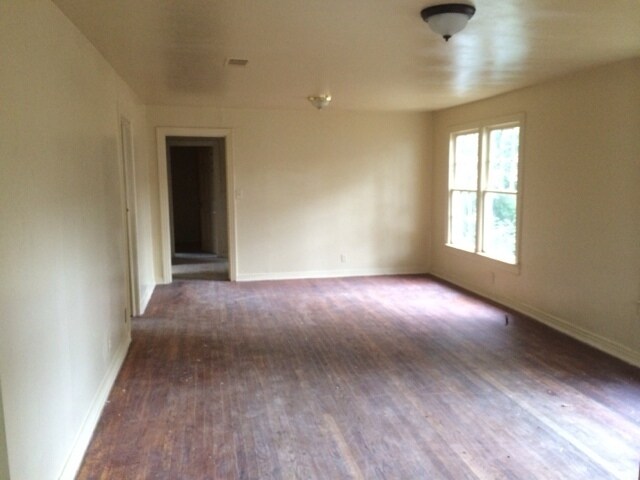 Building Photo - 1140 Kenneth Ave