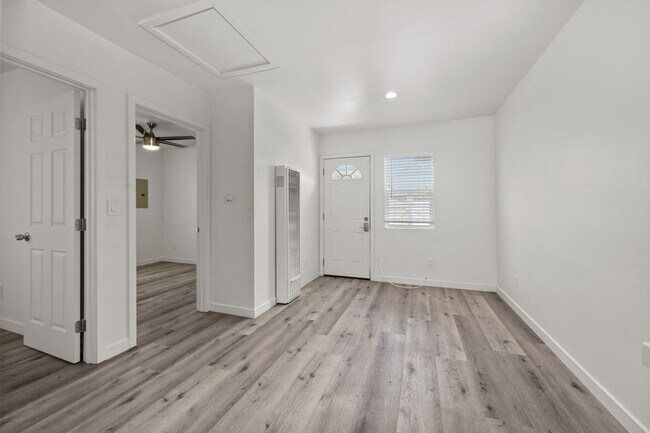 Foto del edificio - Detached 2 bed!