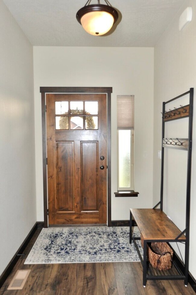 Foto del edificio - Luxury 3 bed 2 bath Rancher: Miller's Landing