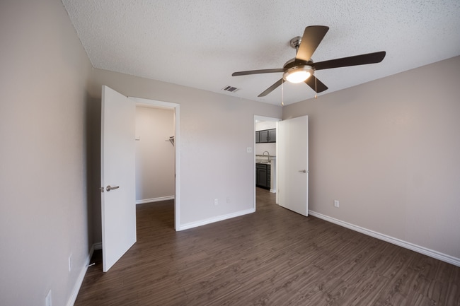 Bedoom A2 1BD 1BA-VatSoCo-002.jpg - V at SoCo