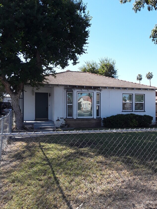 Primary Photo - 3914 Van Buren Blvd