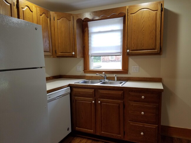 Kitchen - 40 Trask St