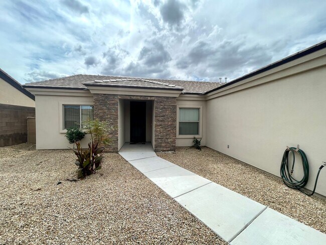 Foto del edificio - Beautiful 3 Bedroom Home in Hualapai Shadows! *HOME IS CURRENTLY OCCUPIED, PLEASE DO NOT DISTURB ...