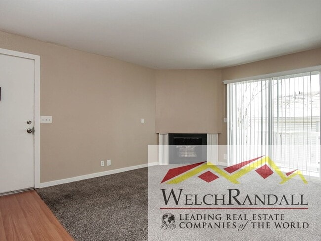 Building Photo - 2 Bedroom 1 Bath Roy Condo.