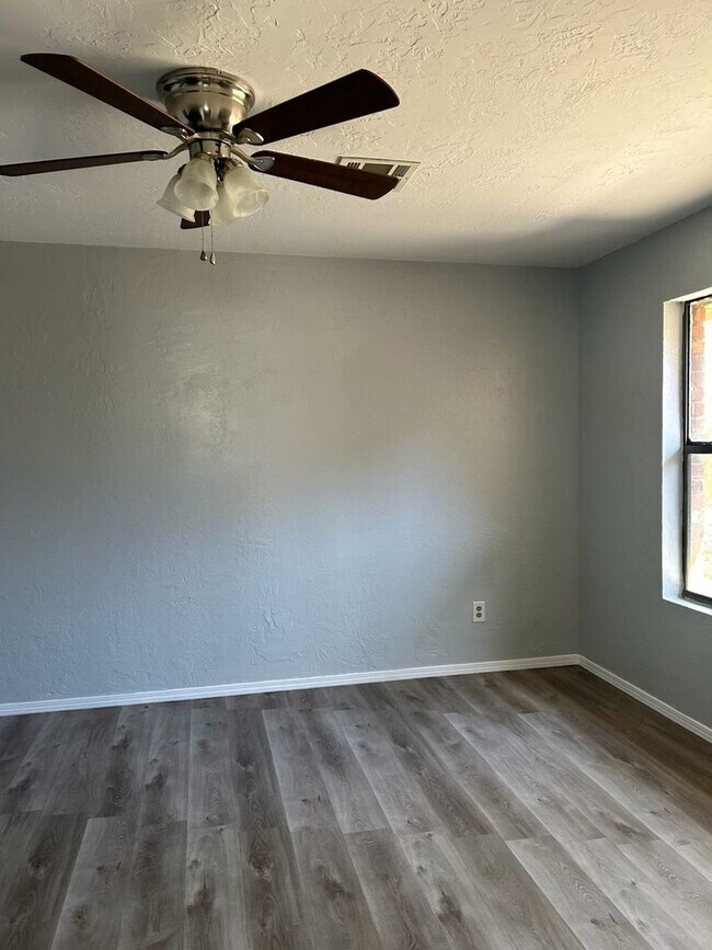 Foto del edificio - 4027 SW Sunflower Ln