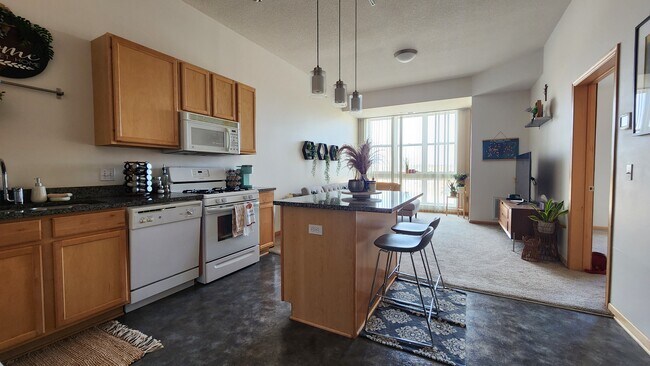 Foto del edificio - 2650 University Ave W