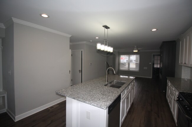 Foto del edificio - 1726-1736 Northwest Blvd