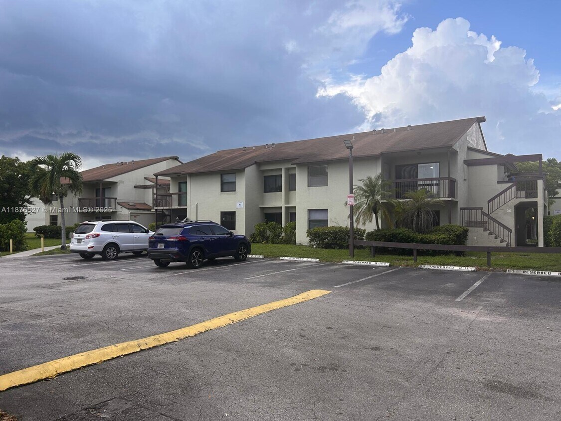 Foto principal - 425 NW 210th St