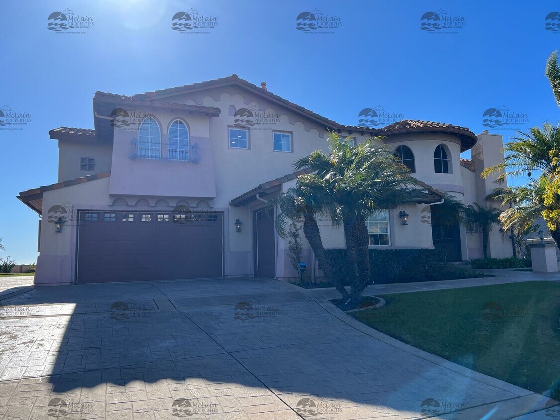 Primary Photo - Large Home with Stunning Ocean and Lagoon ...