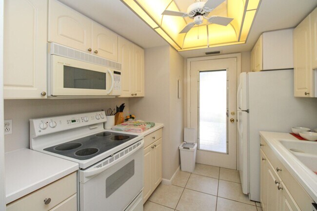 Foto del edificio - ***SHORT-TERM RENTAL***CAMBRIDGE CLUB***FULLY FURNISHED***