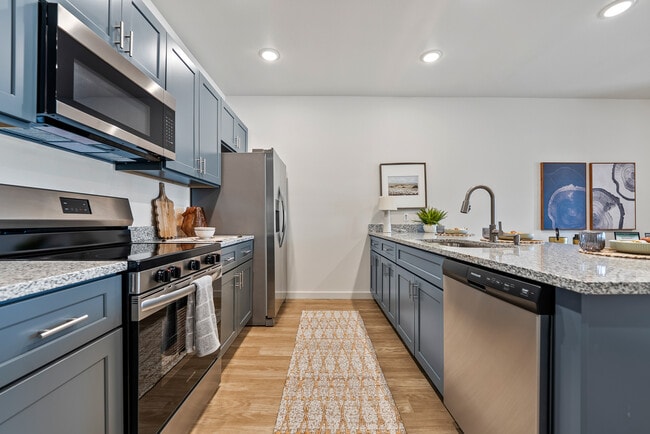 1BR, 1BA - 882SF - The Bonsai - Kitchen - Willow Crossing Apartments