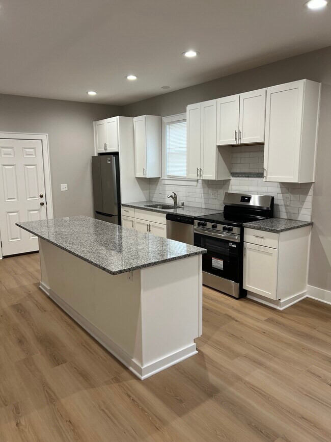 Foto del edificio - 2758 N Booth St