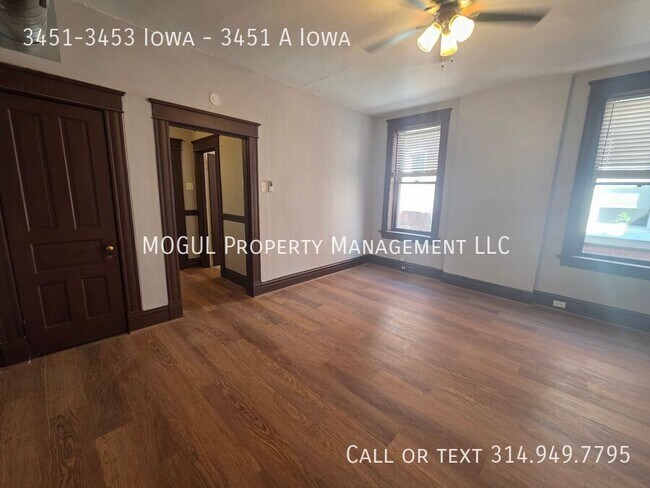 Foto del edificio - 3451-3453 Iowa-3451 A Iowa