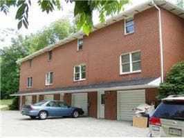 Rear - 1035-1061 Hartman Dr