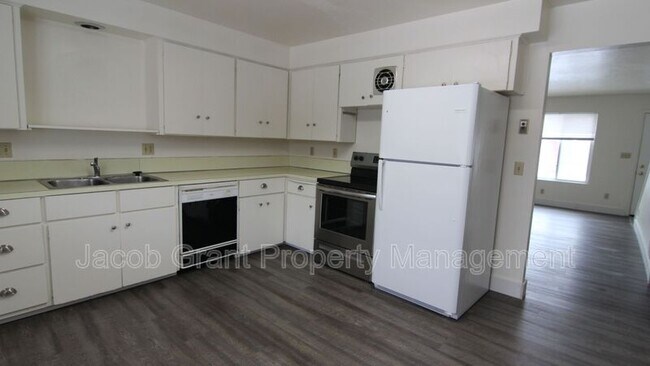 Foto del edificio - 2140 St Clair Rd