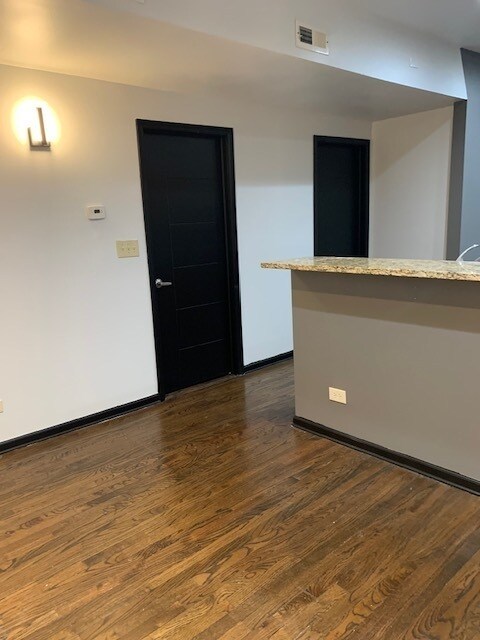 Foto del edificio - 6824 S Dorchester Ave
