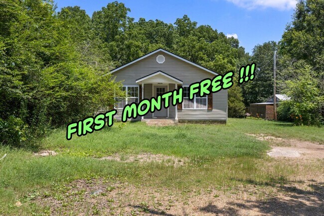 Building Photo - 1610 Old Waynesboro Hwy