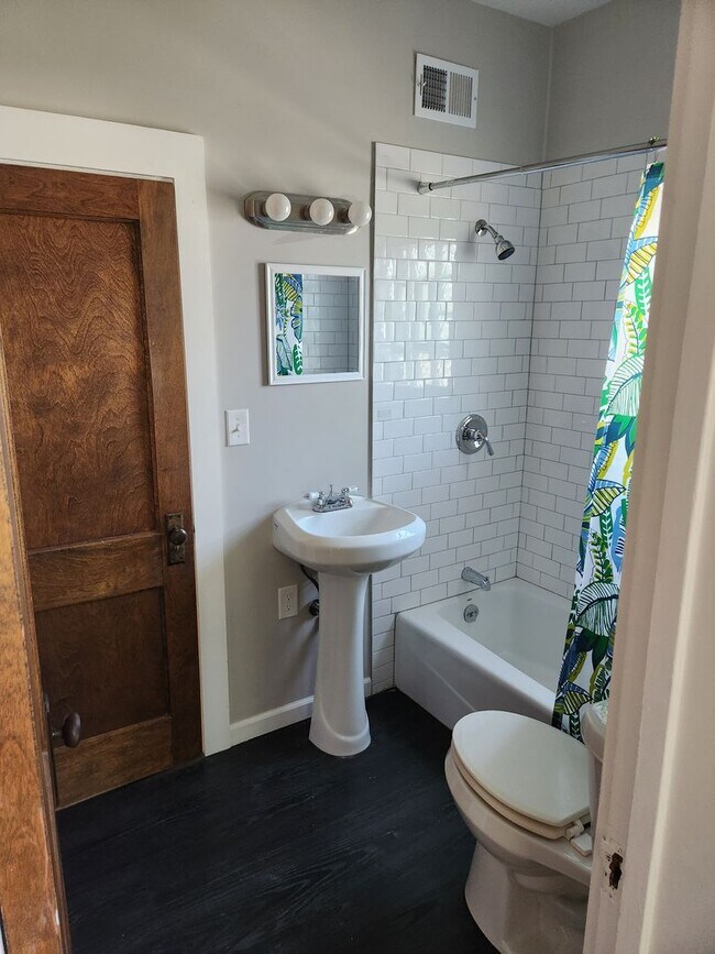 Foto del edificio - 628 N 47th St