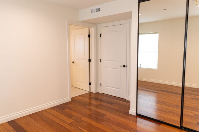 Building Photo - 5906 Murietta Ave
