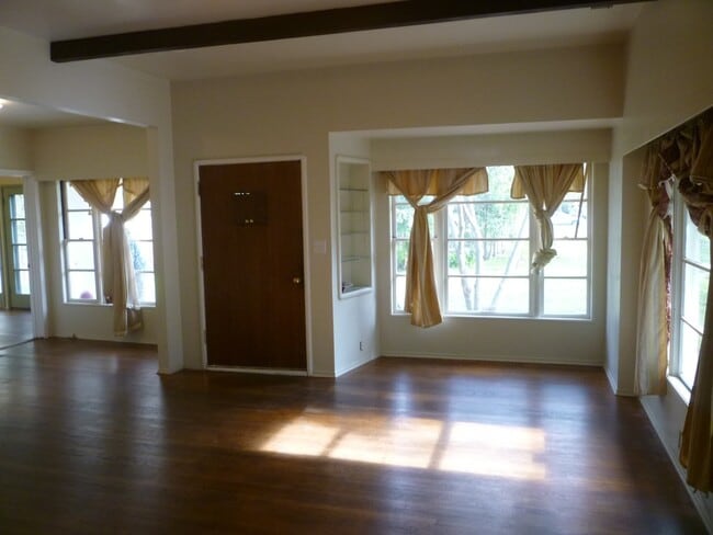 Building Photo - 1153 Arcadian Ave
