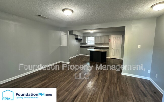 Foto del edificio - 2921 Normandy Dr