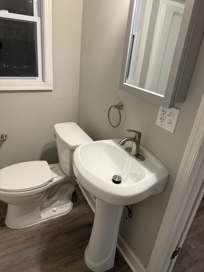 Foto del edificio - 5942 Glen Falls Ave