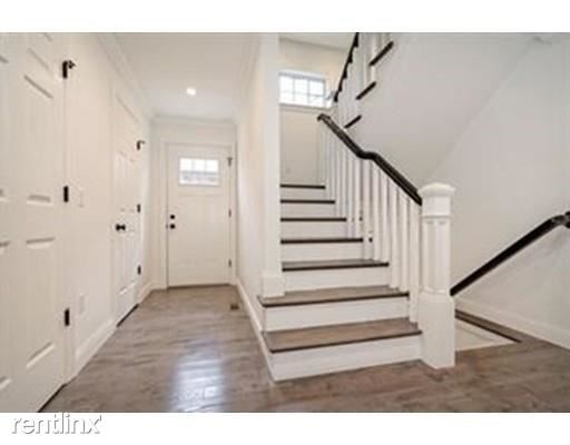 Foto del edificio - 4 br, 2.5 bath Townhome - 12 Ackers Ave