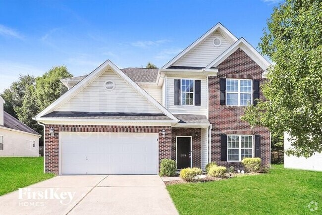 Building Photo - 2018 Heron Pointe Dr